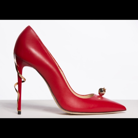 Shoes - Picture 1 of 4